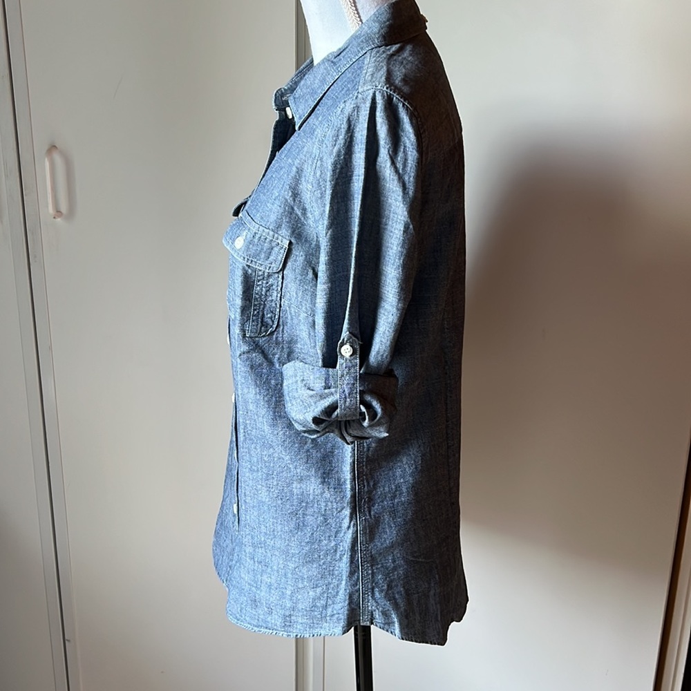 NWOT J. Crew Perfect Chambray Shirt - Picture 3 of 6